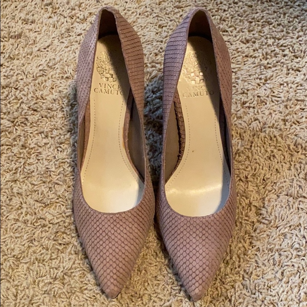 NWT VINCE CAMUTO PUMP